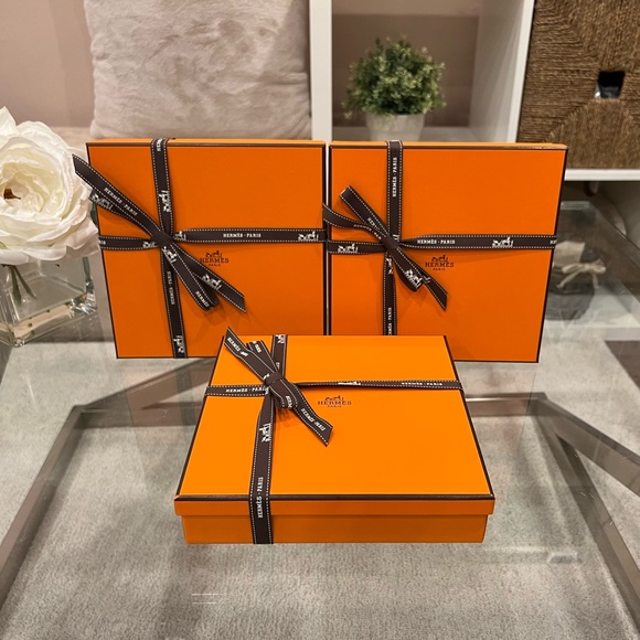 Hermes Gift Box - Picture 2 of 9